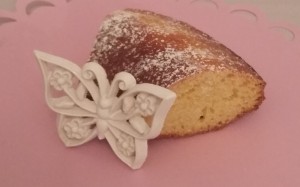fetta ciambella anice e miele con zucchero a velo