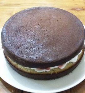 pan di spagna per torta con le fragole